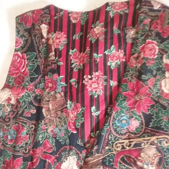 Holiday Festive Floral Red Christmas Reversible Vest - Picture 7 of 8